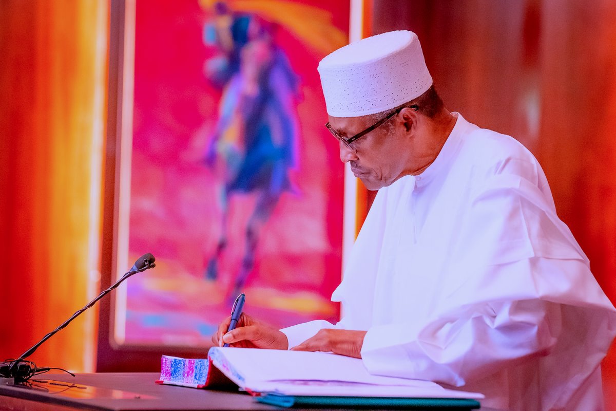 Buhari Assents to 16 Bills for railway, electricity