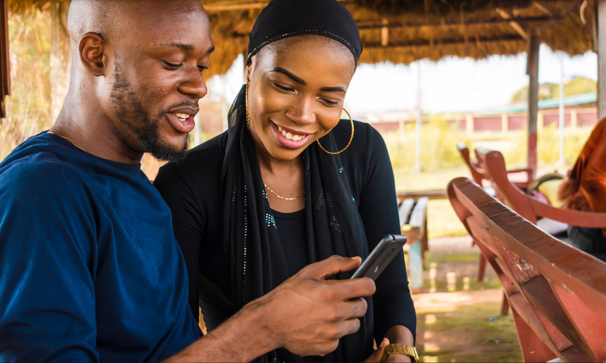 Crypto users, Smartphone users, Internet Users