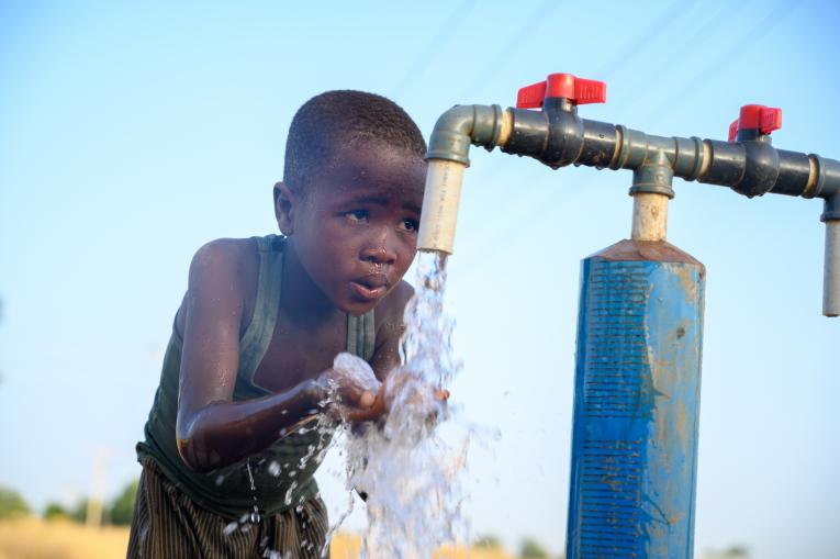 Public Water by UNICEF UN0396479