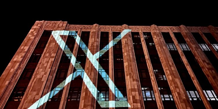 Elon Musk Set to Rebrand Twitter as he Replaces the Twitter Bird Logo with an "X"