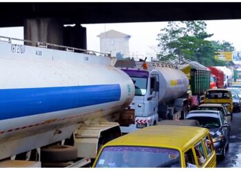 Traffic gridlock along the port corridors before Ètò, TTP e-tag by NPA - empty tankers and fuel scarcity