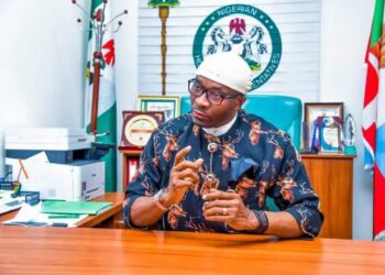 "N70b for Infrastructure, not for Lawmakers," says Benjamin