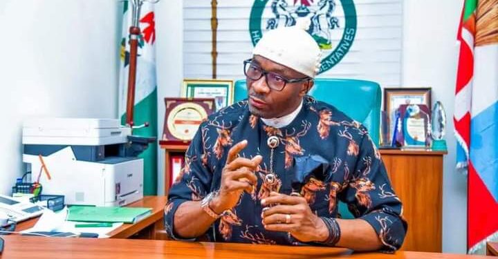 "N70b for Infrastructure, not for Lawmakers," says Benjamin