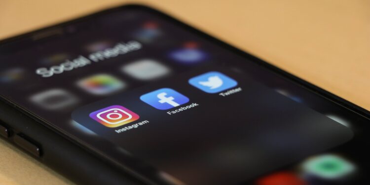 Key Features of Popular Social Media Platforms