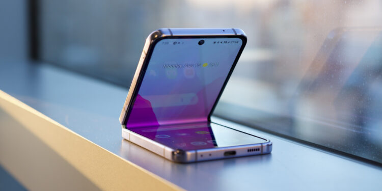 Samsung Galaxy Z Flip4