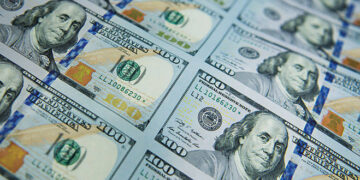 Investors Stay Cautious