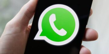 [BREAKING] WhatsApp is Down Again