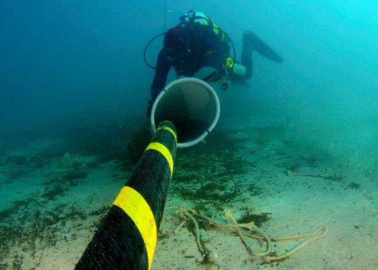 Repair work on undersea cable