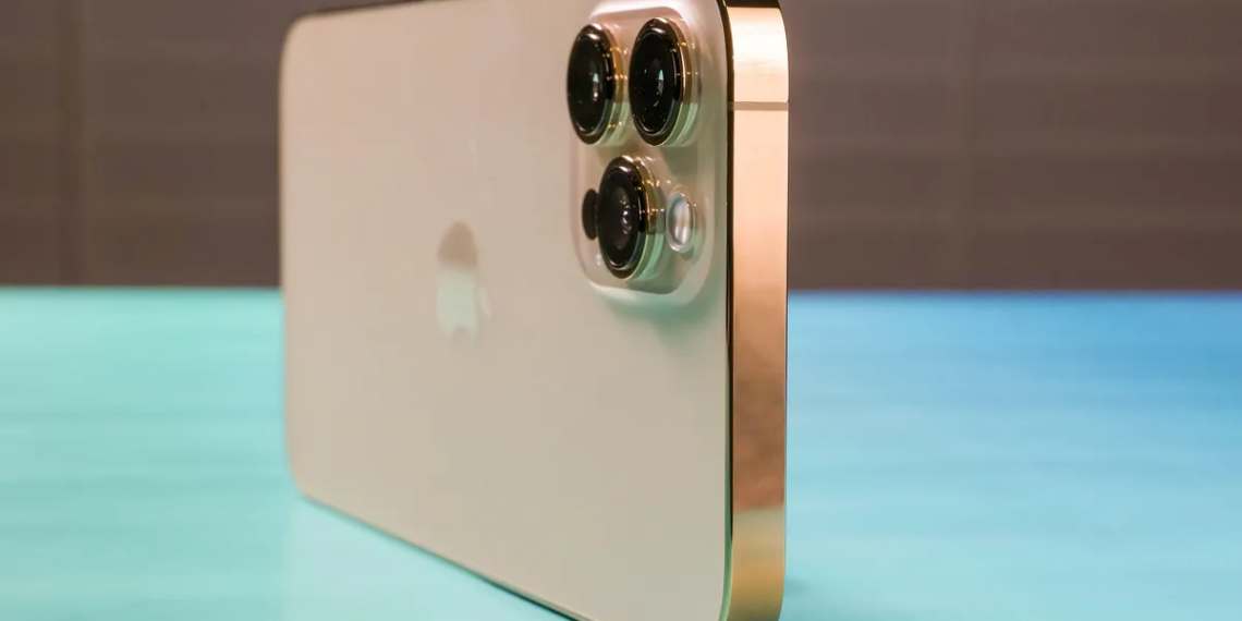 iPhone 12 banned in France