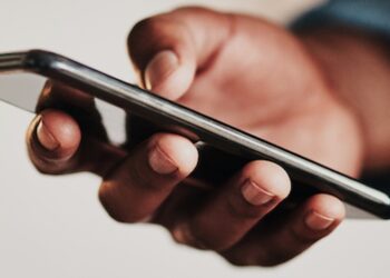 Cybersecurity Measures for Mobile Devices by Gettyimages