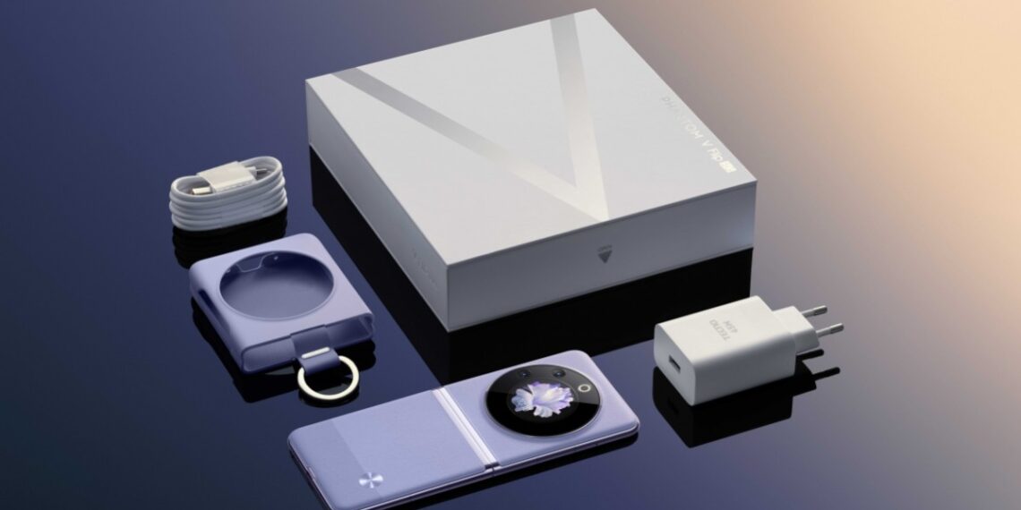 Tecno Phantom V Flip phone