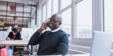 We favour our right ear when answering calls by GettyImages-472347382
