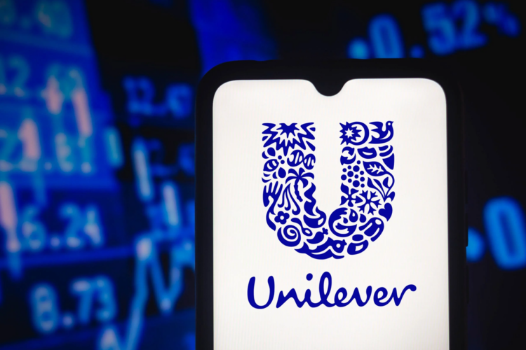 Unilever to cut 7500 jobs