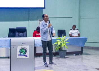 Nelson Ajulo, CEO of Zarttalent Foundation at career Fair (2)