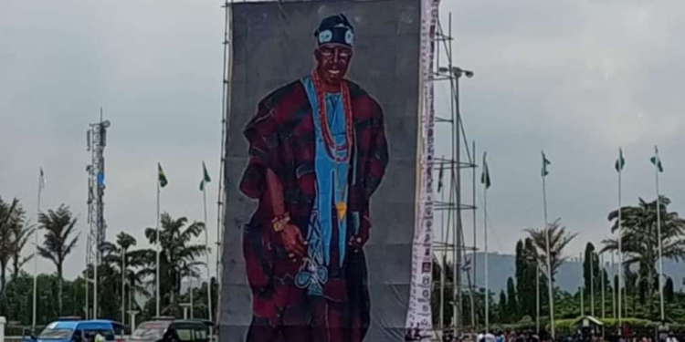 Nigerians React to the World’s Largest Canvas Painting of President Tinubu