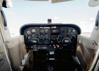 Aircraft cabin pressurization