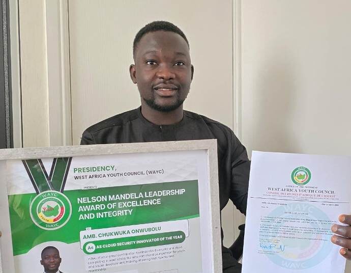 Chukwuka Onwubolu with the ECOWAS Youth Council award for cloud security innovation