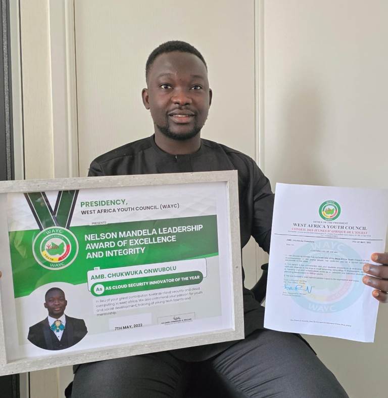 Chukwuka Onwubolu with the ECOWAS Youth Council award for cloud security innovation