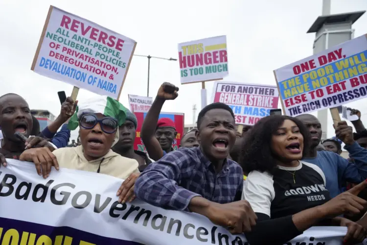 EndBadGovernanceInNigeria Protest: “I Can’t Afford Data for My 13 Year-Old Son Learning Programming”, Protester's Comment Breaks the Internet