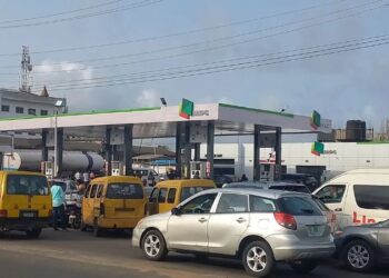 Fuel Crisis Returns to Lagos, NNPC and Petrol