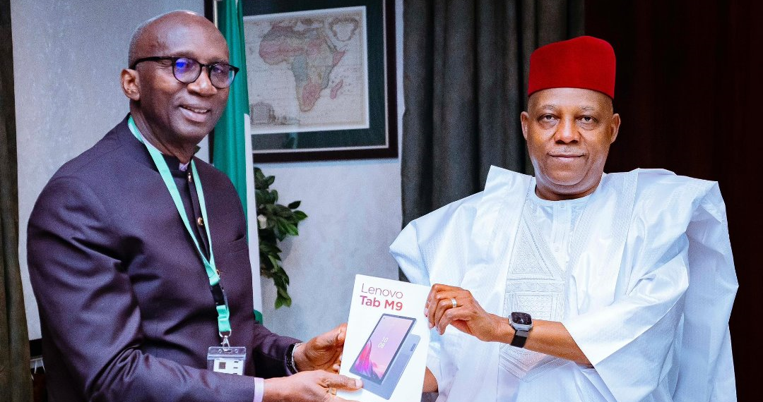 MTN Nigeria donates N1billion and 4600 devices to FG | digital tablets