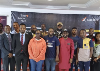 Olatunde Victor, founder of SalesPlat flanked by some of the 40 Top SMEs under The Growth Hub
