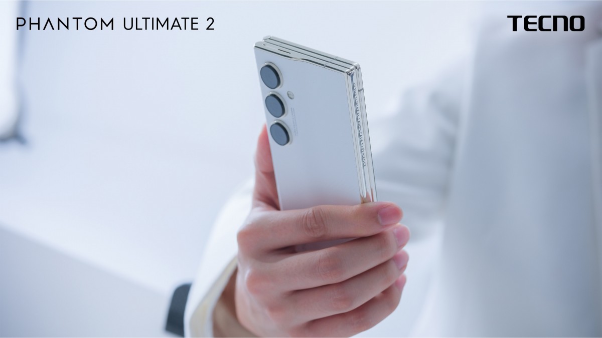 How the PHANTOM ULTIMATE 2 is Redefining the Foldable Phone Experience