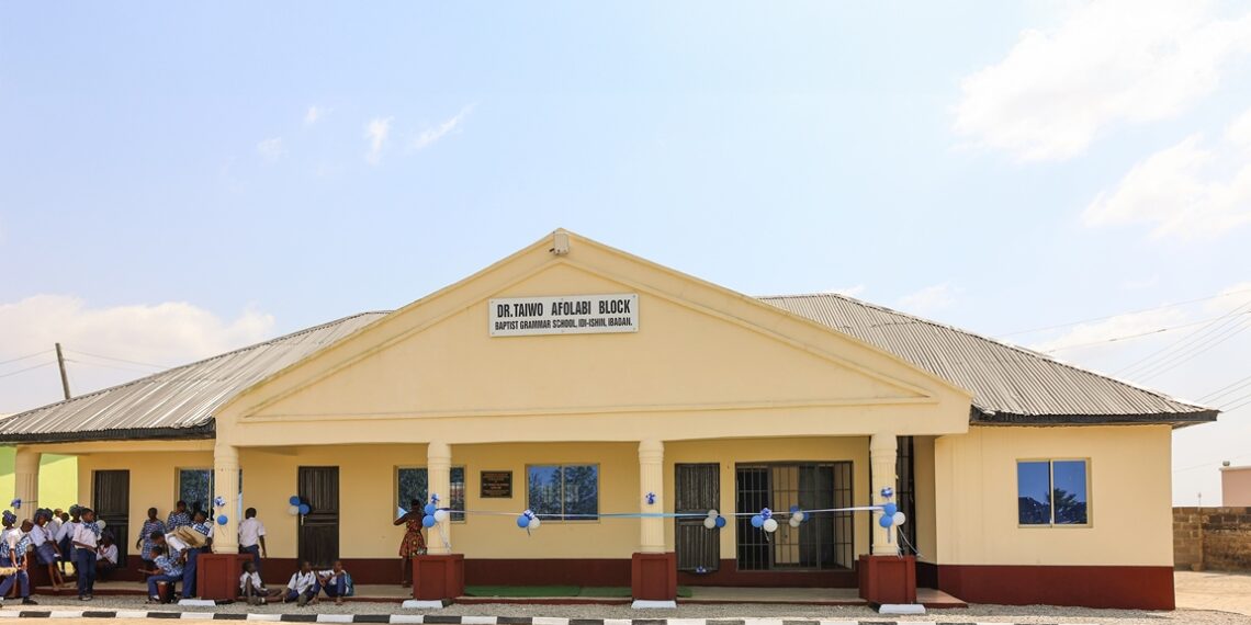 Commissioning of the building donated by Dr Taiwo Afolabi, SIFAX Group Chairman (1)