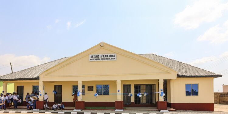 Commissioning of the building donated by Dr Taiwo Afolabi, SIFAX Group Chairman (1)
