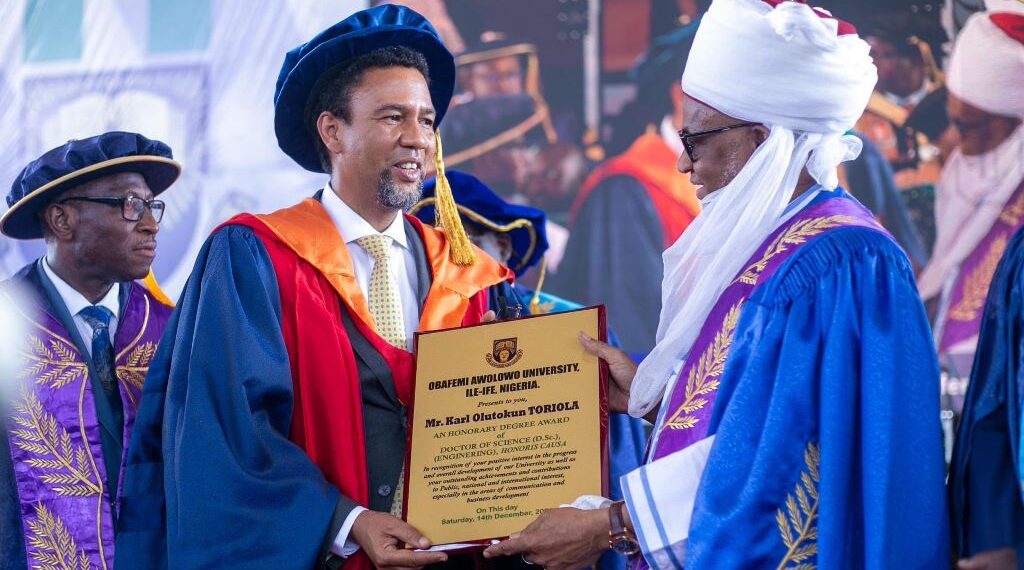 Karl Toriola receiving the honorary Doctorate by OAU, Ile-Ife