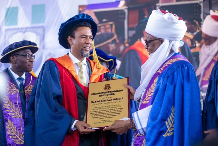 Karl Toriola receiving the honorary Doctorate by OAU, Ile-Ife