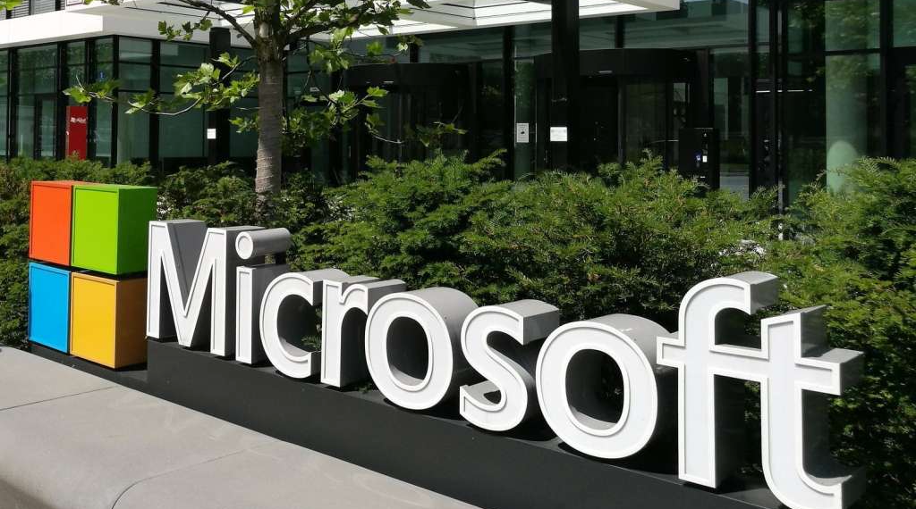 Microsoft Hit With £1B UK Lawsuit For Overcharging Businesses Using Windows Server on Rival Cloud Platforms