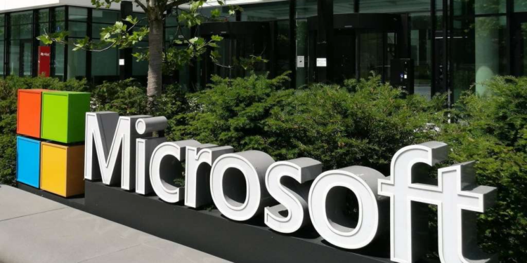 Microsoft Hit With £1B UK Lawsuit For Overcharging Businesses Using Windows Server on Rival Cloud Platforms