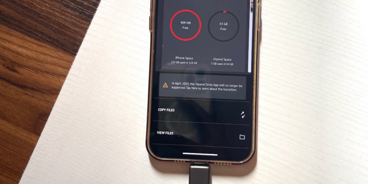 Review: SanDisk iXpand Flash Drive Luxe – A Smart Storage Solution for iPhones | Phone