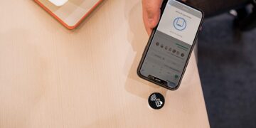 NFC Tag tampering on smartphone