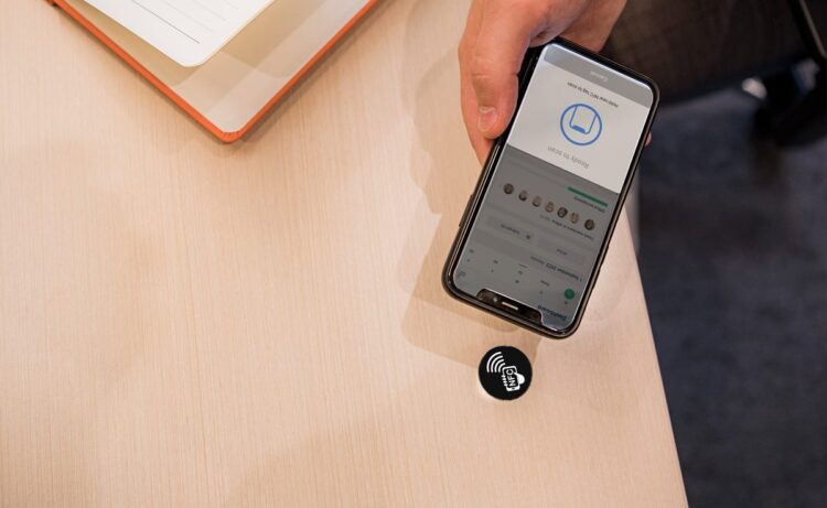 NFC Tag tampering on smartphone