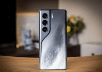 TECNO Camon 40 Review