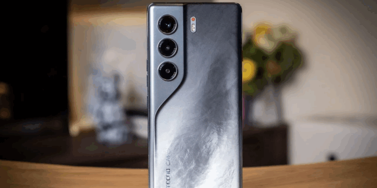 TECNO Camon 40 Review