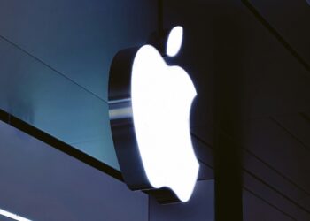 Apple Loses $113 Billion in Value, Amazon Sheds $36 Billion