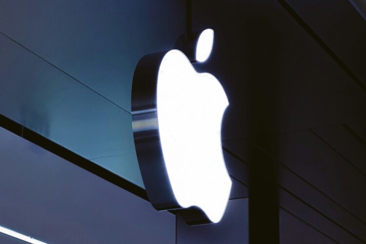 Apple Loses $113 Billion in Value, Amazon Sheds $36 Billion