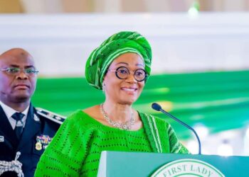 Senator Remi Tinubu Backs Five Cowries