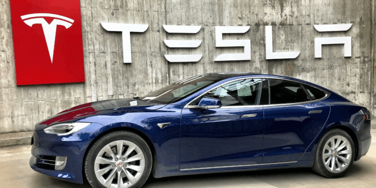 Tesla Becomes 2025’s Worst-Performing Big Tech Stock as Musk–Trump Feud Drags On
