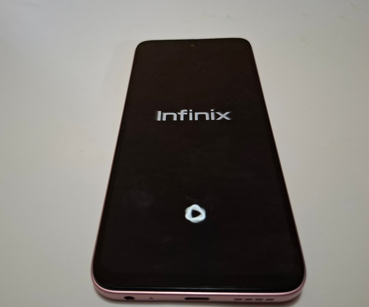 Infinix HOT 60i Review by Techeconomy