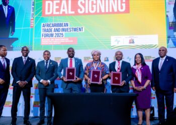 Nigerian entrepreneur Aisha Maina deal signing with AfrieximBank