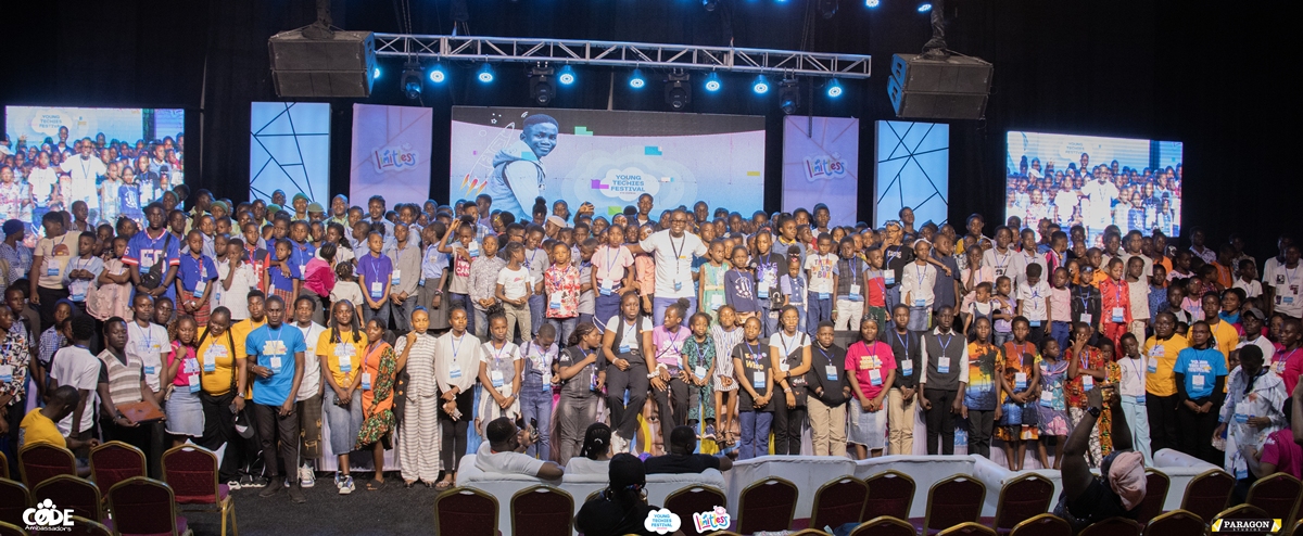 A group photograph of attendees at Young Techies Festival 4.0