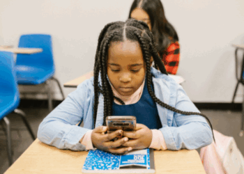 mobile phones in classroom
