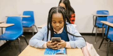 mobile phones in classroom