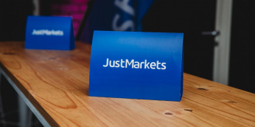 JustMarkets Trading app