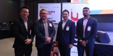 L-R: Matrix Choong, General Manager, Advantech Corporation (Thailand) Co., Ltd., Sorathat Rattanawekhinrak, Managing Director, S I MEDIA Co., Ltd., Vikan Chirawatpongsa, CEO of Appomax, and Kunnasilan Karunanithee, Head of Business Development, Tapway.
