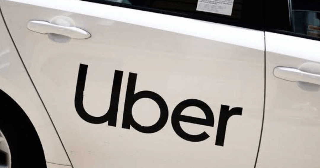 Uber, Momenta to Trial Driverless Cars from 2026